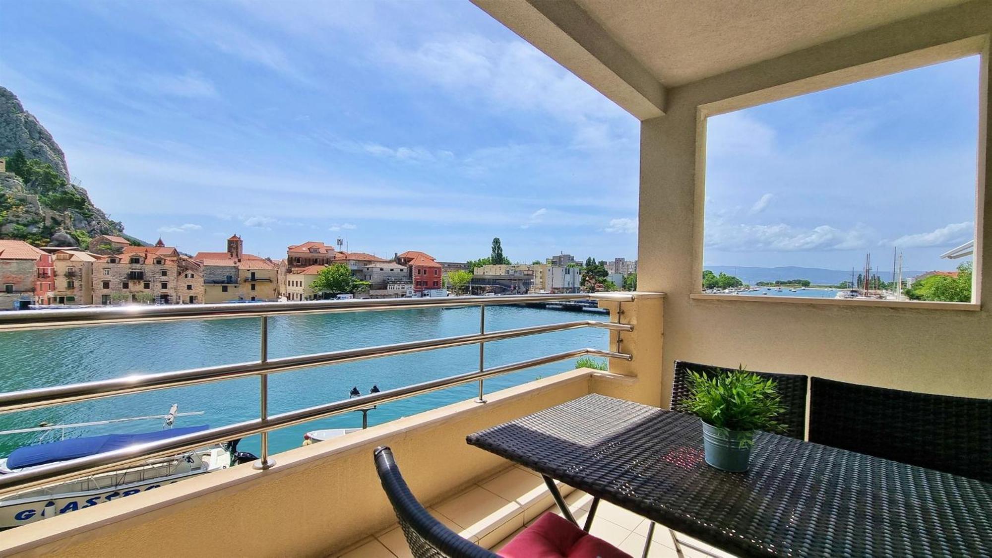 Mitra Zonata Blue Apartment Omis Bagian luar foto