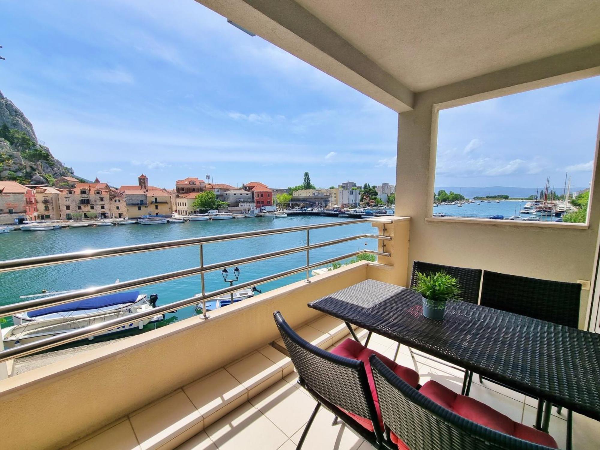 Mitra Zonata Blue Apartment Omis Bagian luar foto