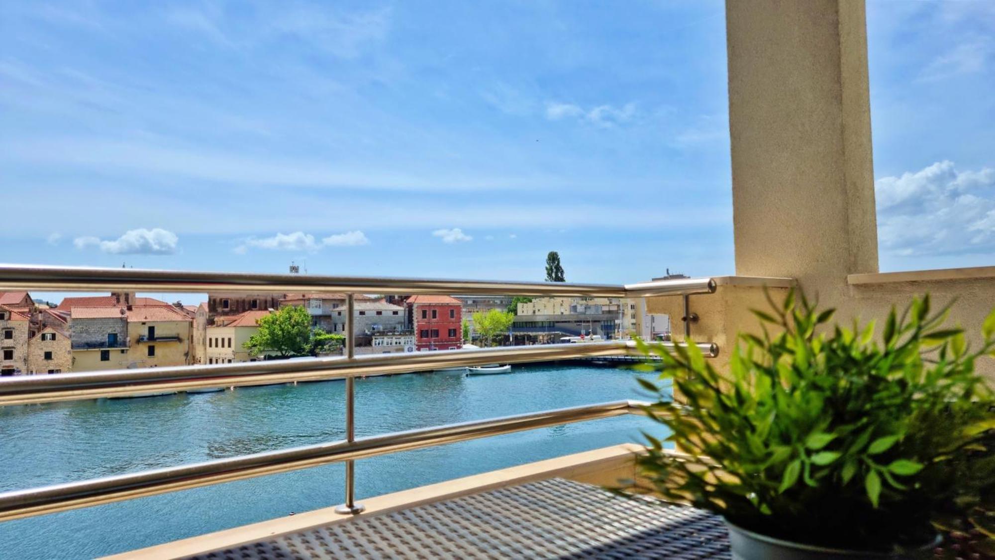 Mitra Zonata Blue Apartment Omis Bagian luar foto