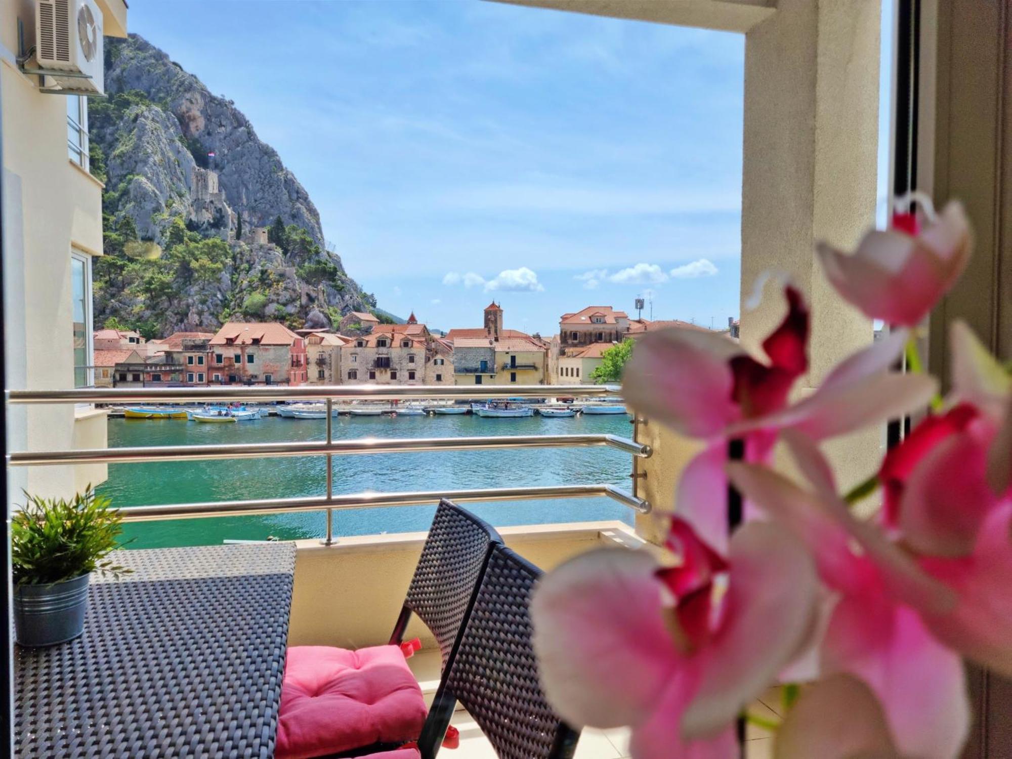 Mitra Zonata Blue Apartment Omis Bagian luar foto