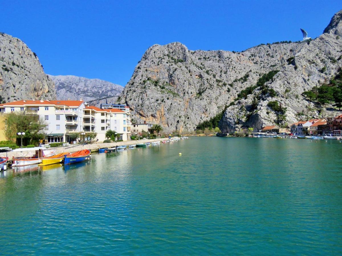 Mitra Zonata Blue Apartment Omis Bagian luar foto